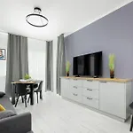 Nowoczesny Przy Rzece W Szczecinie Z Widokiem I Parkingiem By Renters シュチェチン