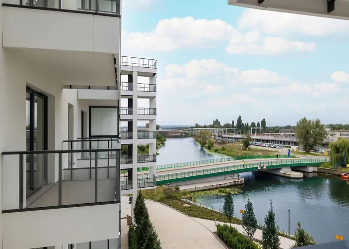 Nowoczesny Przy Rzece W Szczecinie Z Widokiem I Parkingiem By Renters *